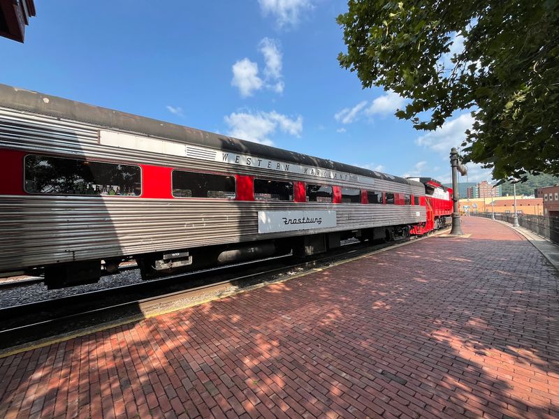 Lunch On The Rails Hits Different