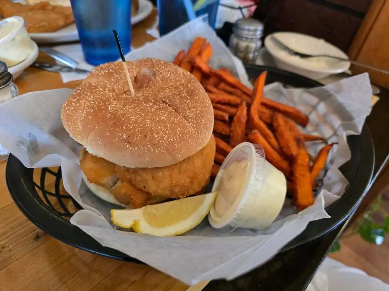 Pittsburgh Inn - Erie, Erie County, An Erie Address With a Twist