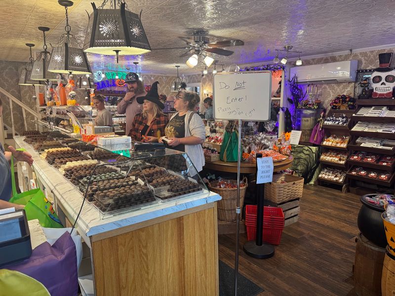A Tiny Shop Makes Browsing Feel Personal
