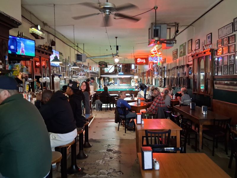Game Days, Grandkids, And Road-Trippers All Fit In Here