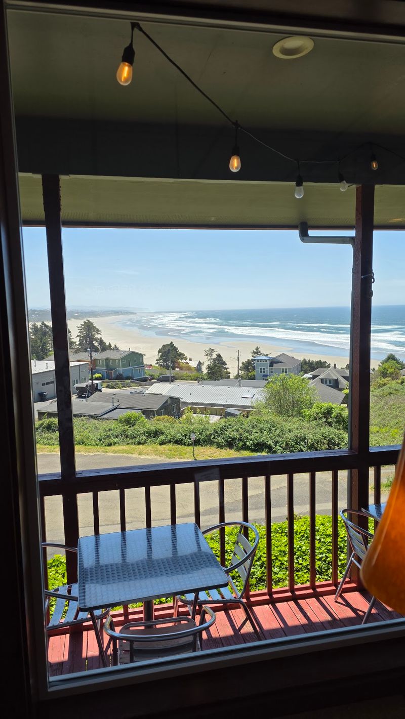 An Ocean-View Buffet Perched Above Agate Beach