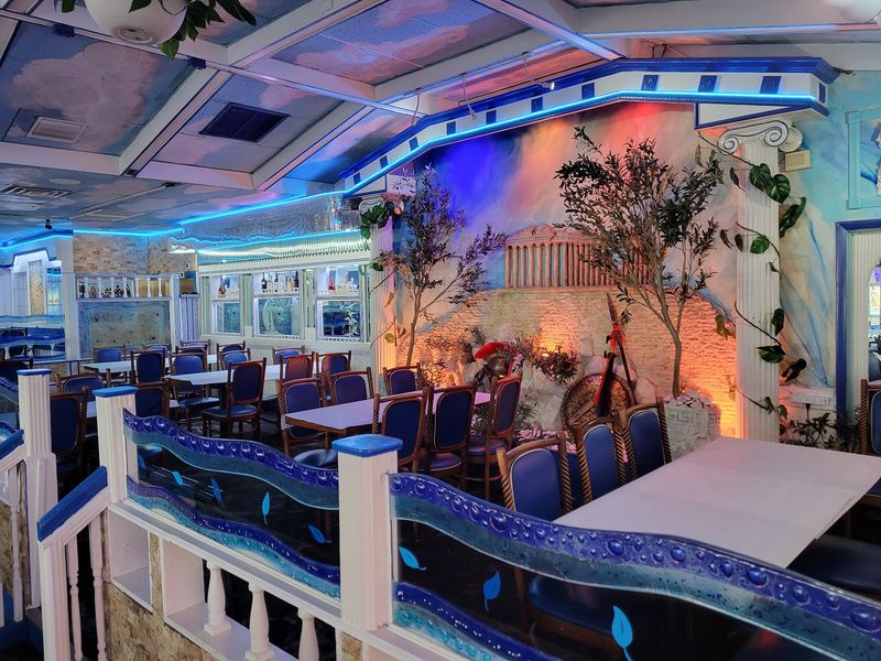Ocean Blue Walls Make It Easy To Forget You're In Florida