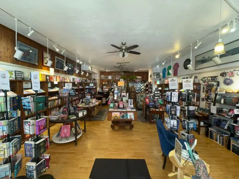 Novel Bay Booksellers in Sturgeon Bay