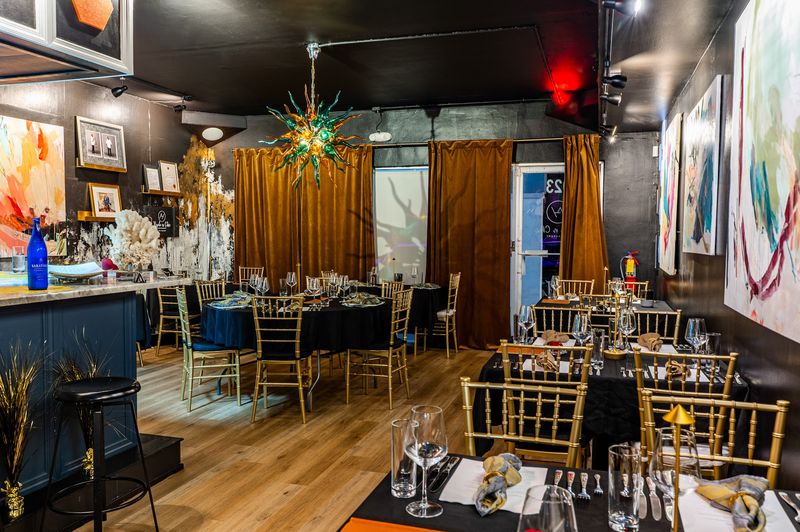 Hyde N Chic Restaurant