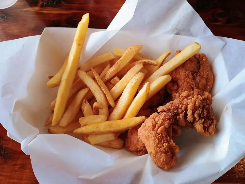 Breaded Tenderloins Bigger Than the Bun, Plus Sticky Chicken