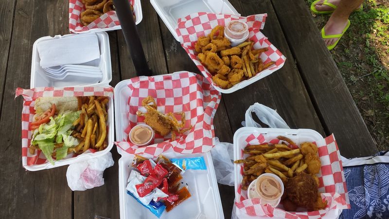 Picnic Tables Keep the Meal Easygoing