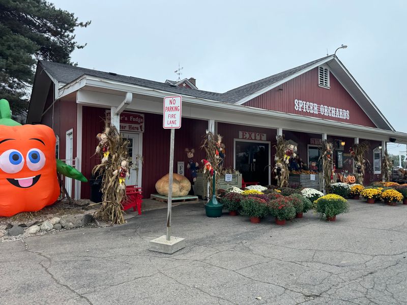 Spicer Orchards Farm Market, Cider Mill, Fudge, Bakery