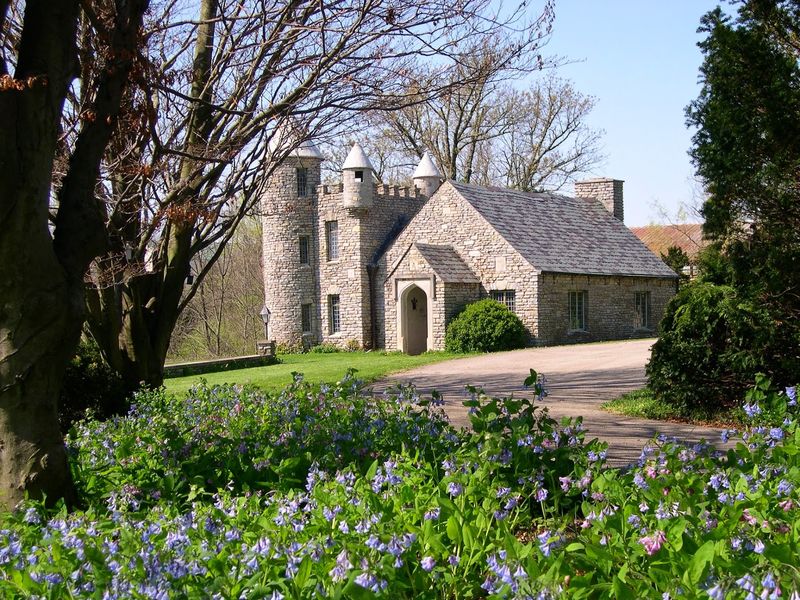 A Castle, a Cottage, and a Whole Lot of Green Await You Here