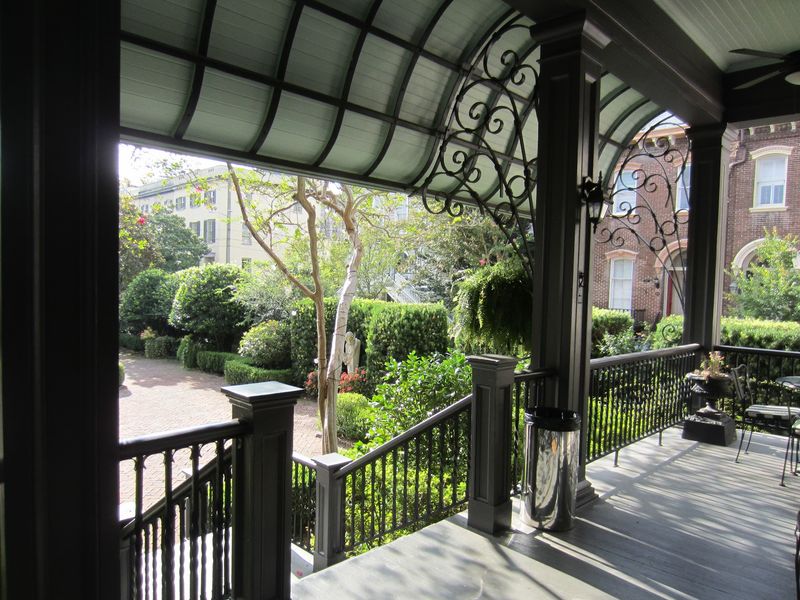 A Porch That Changes the View