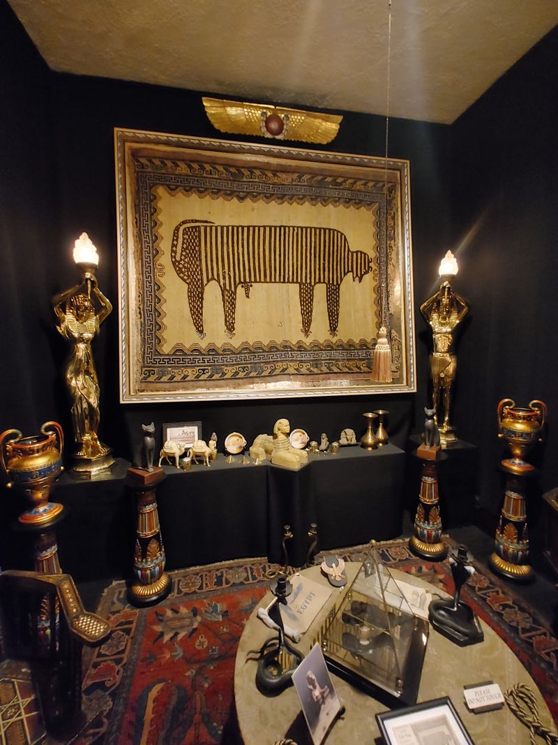 Rooms That Reward a Slower Look