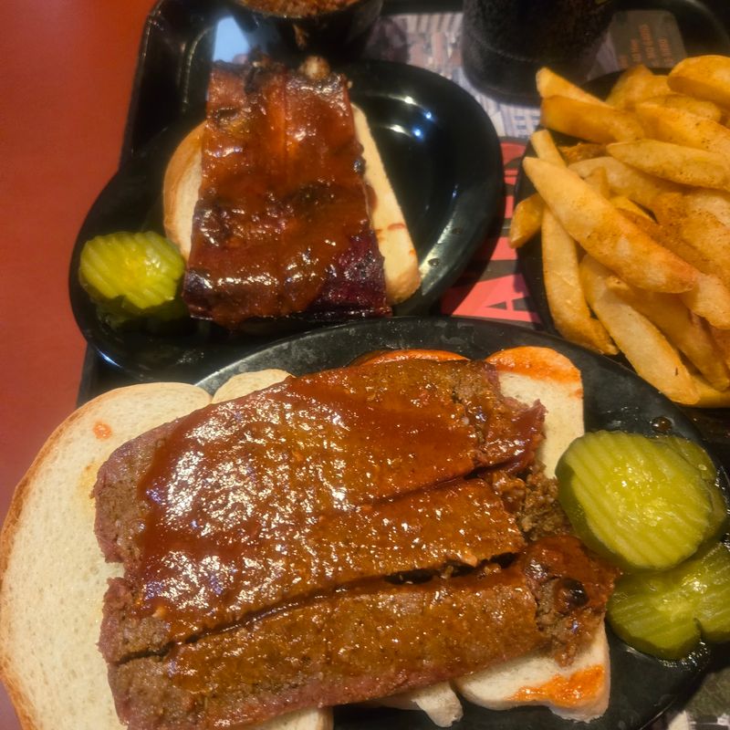Signature Sauce Is The Reason The Name Travels