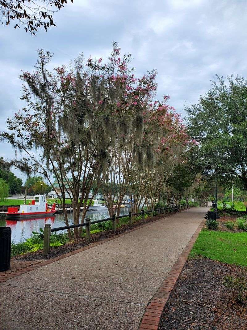 Riverfront Park Keeps Plans Simple