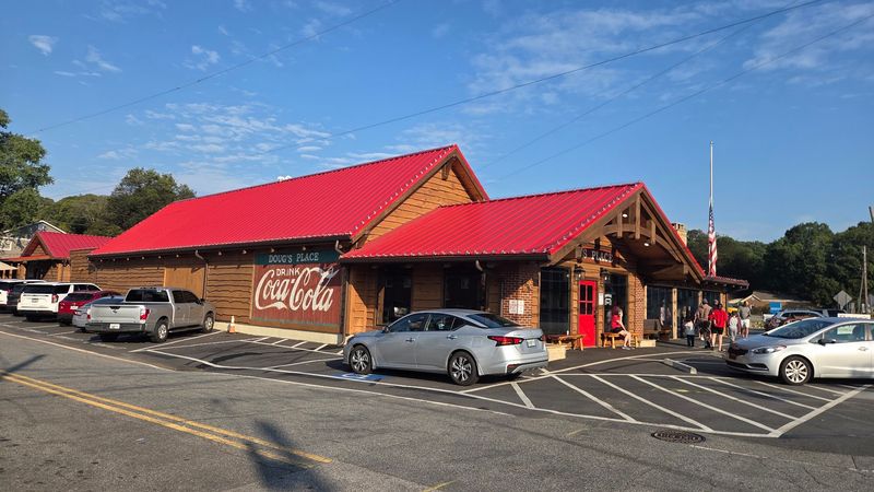 Step Inside a Local Southern Comfort-Food Favorite