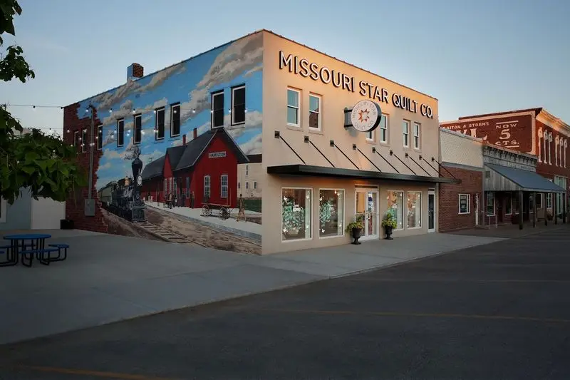 A Small Missouri Town Where Fabric Took Over Main Street