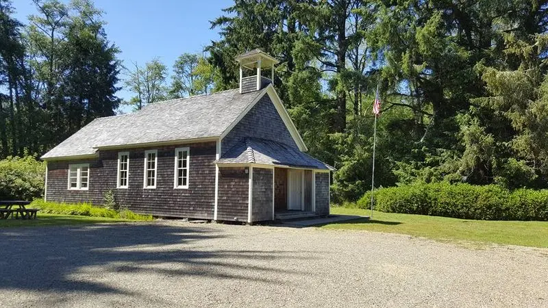 A One-Room Schoolhouse That Kids Will Love Comparing