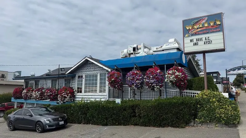 A Waterfront Seafood House Just South Of Seattle