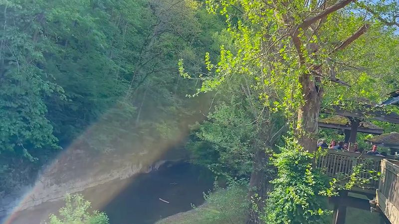 A Riverbank Restaurant Worth the Detour