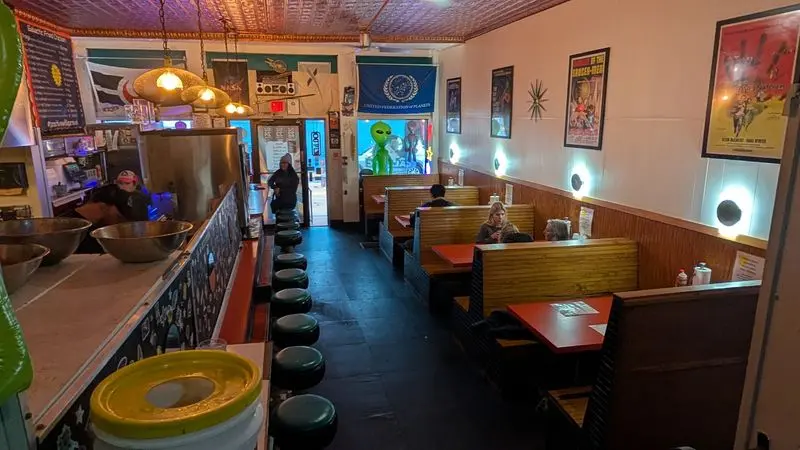 A Tiny Chicken Spot Just Across The River From Cincinnati