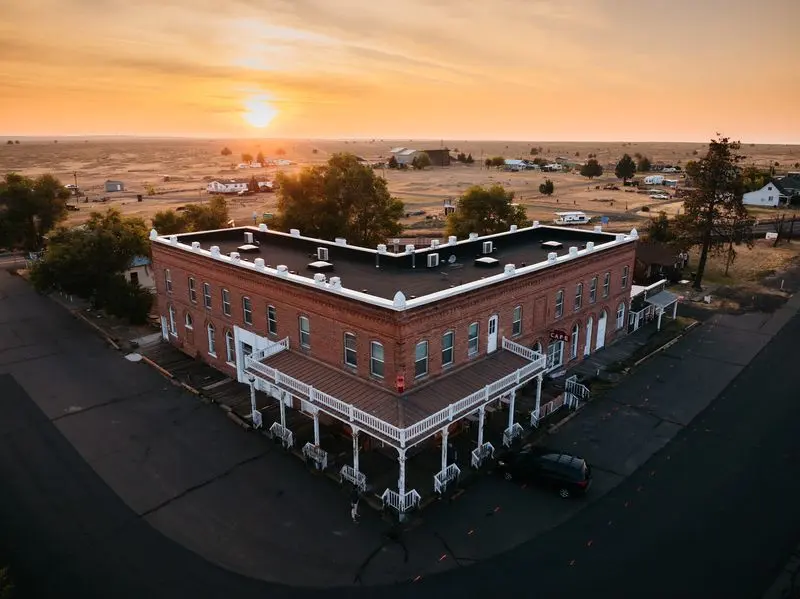 A Brick Hotel Waiting In The Middle Of Nowhere