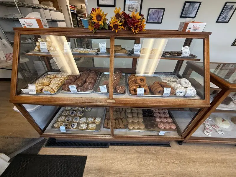 A Lexington Donut Counter With Serious Staying Power