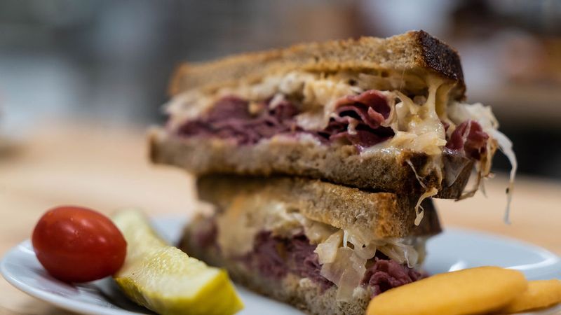 Lunch Here Holds Its Own Against Dessert
