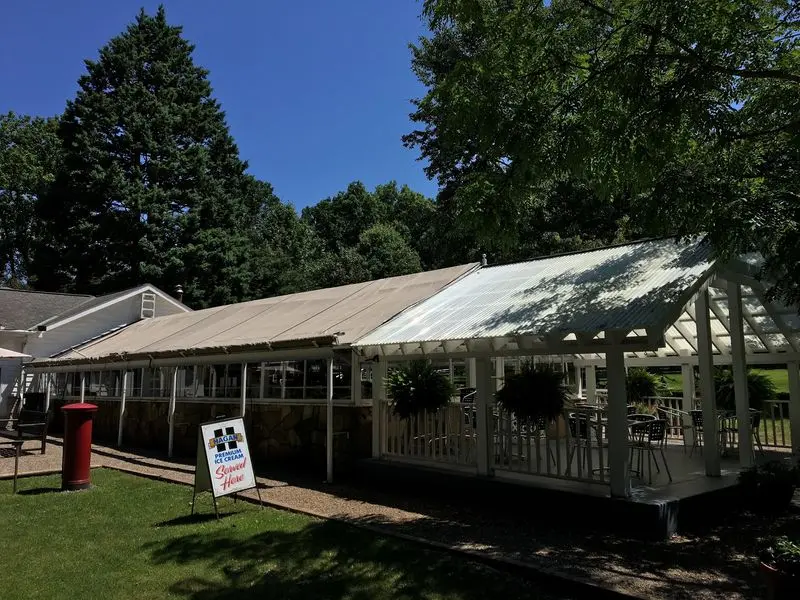Grab Some Hagan Ice Cream Inside A Former Fallingwater Greenhouse