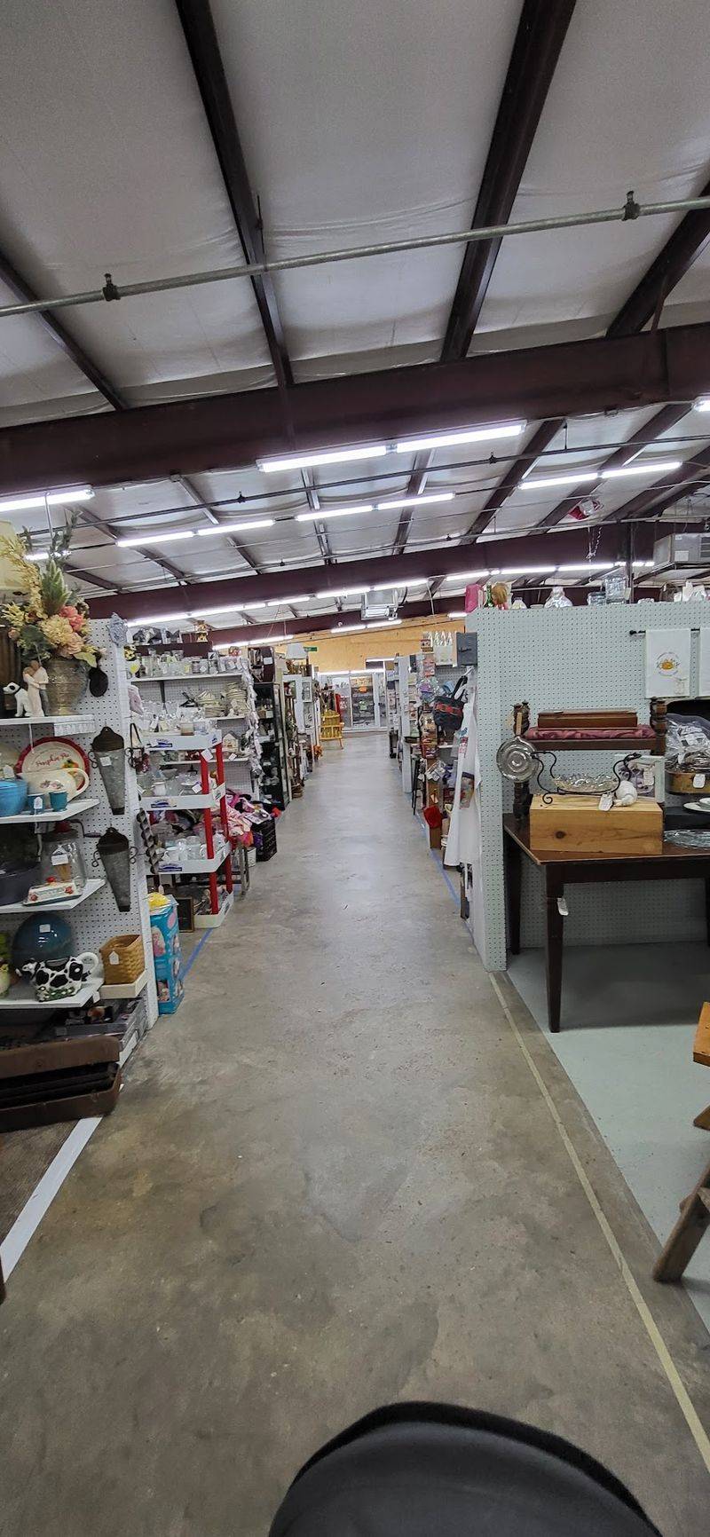 Wide Aisles and a Grid That Keeps You From Getting Lost