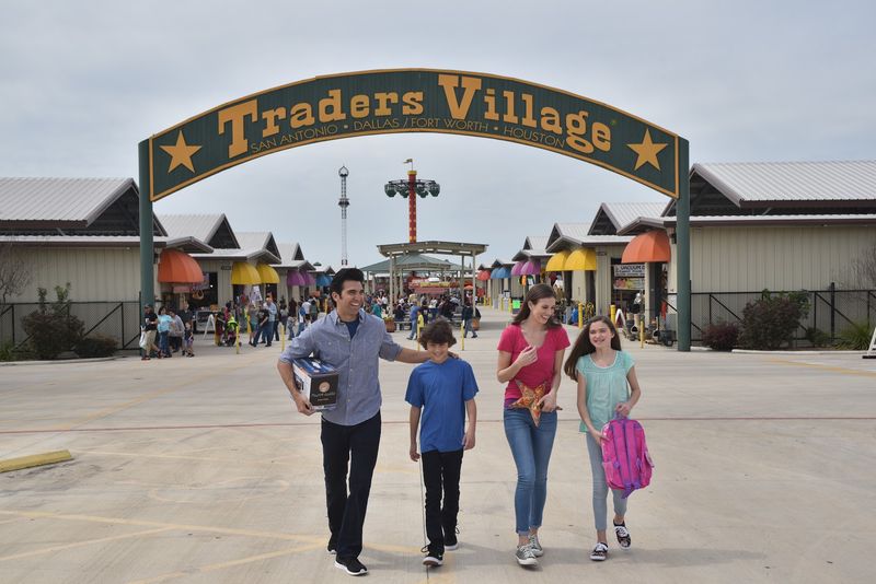 Explore a Huge Weekend Market