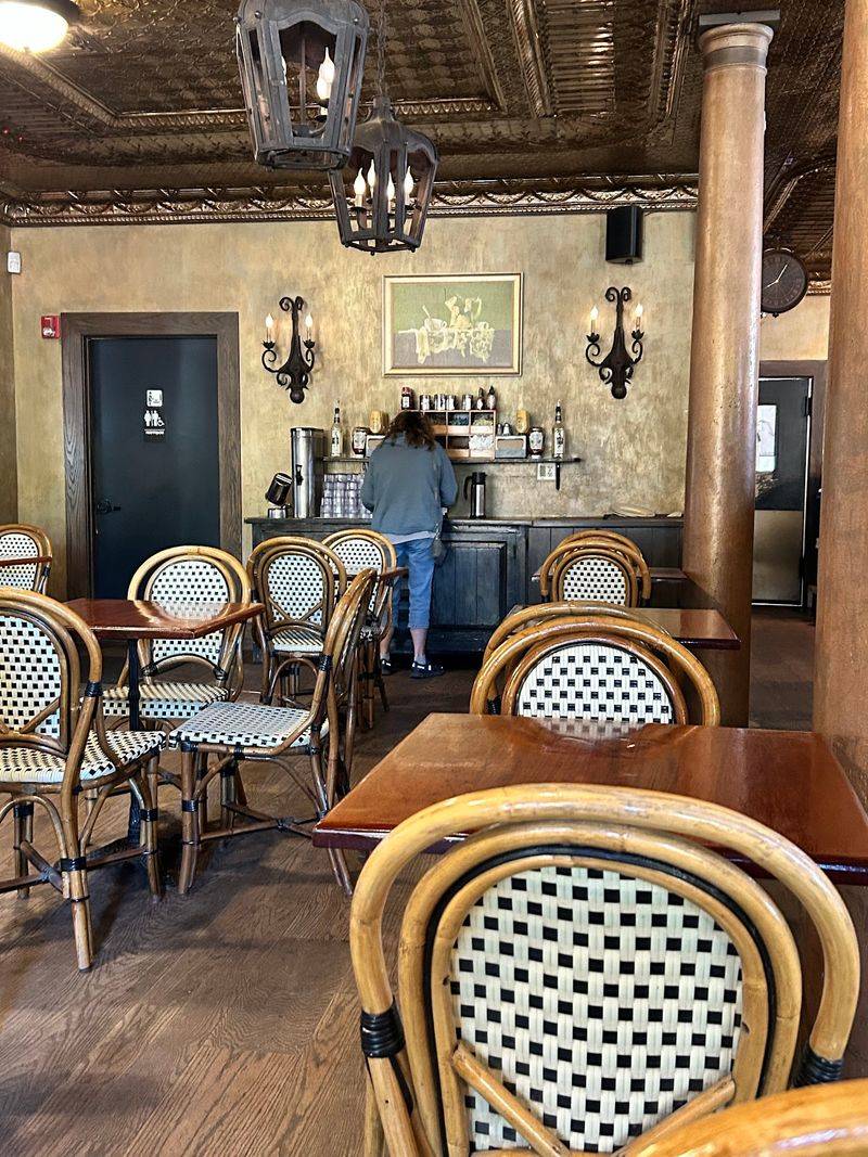 Esselon Café