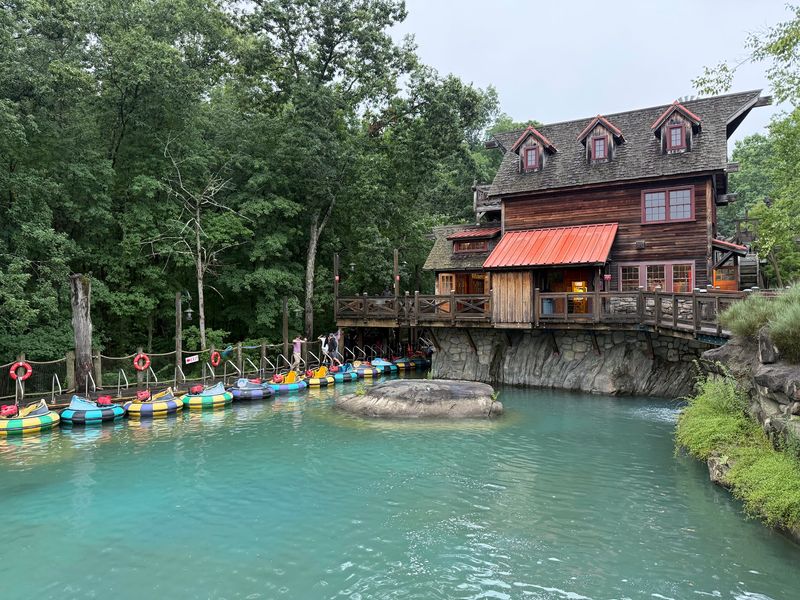 Bumper Boats Turn A Hot Day Into A Splash Fight