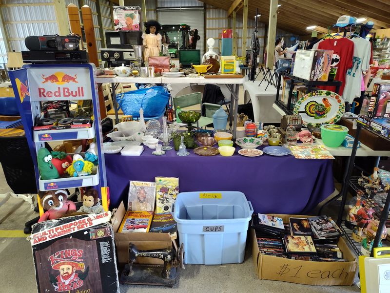 Hunt For Antiques, Collectibles, And Vintage Treasures