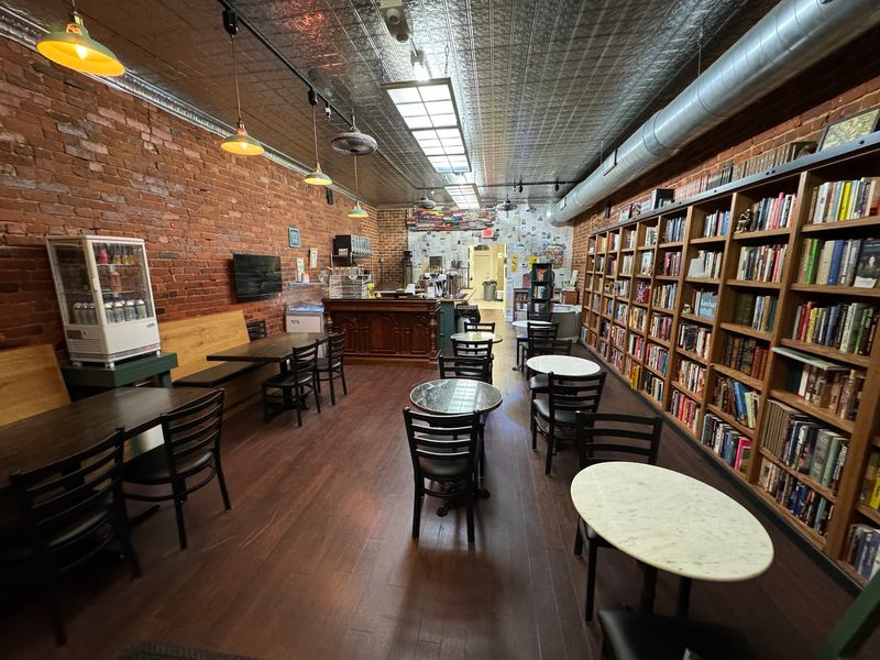 Abi's Books & Brews, Richmond