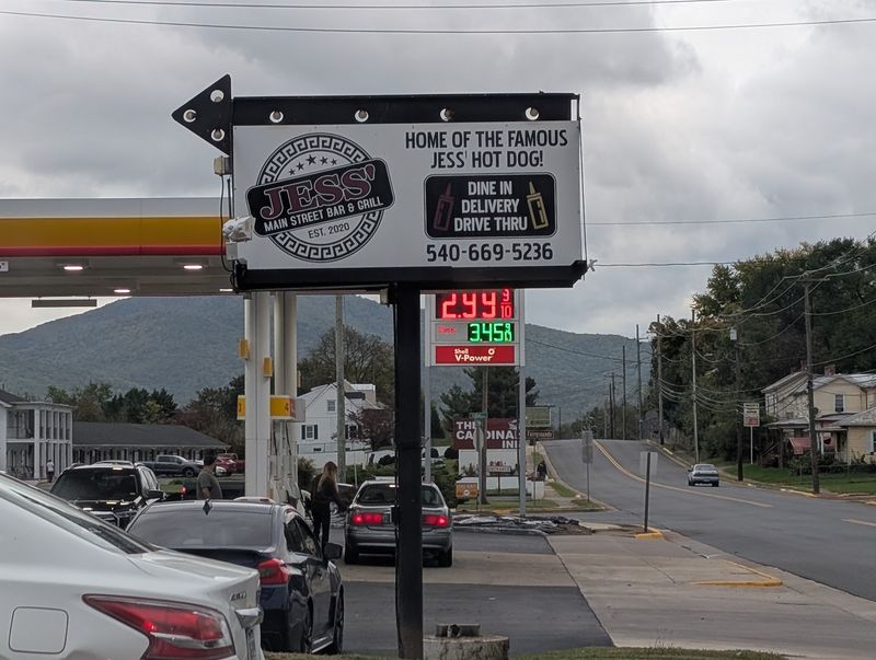 Jess' Main Street Grill