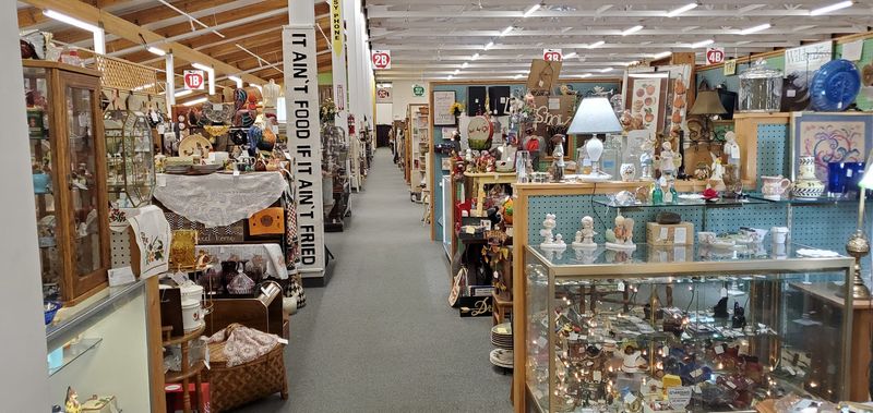 Numbered Aisles That Keep Everyone From Getting Lost