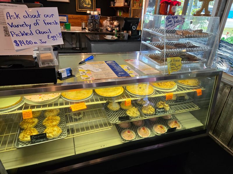 Front Porch Restaurant & Pie Shop
