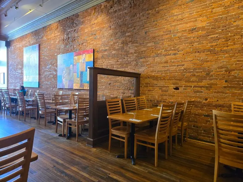 Broken Rocks Caf&eacute; & Bakery