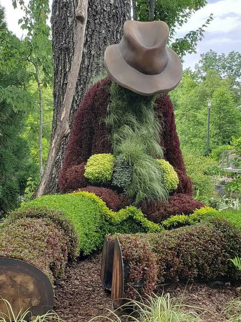October Brings A Crowd Of Scarecrows With Big Personalities