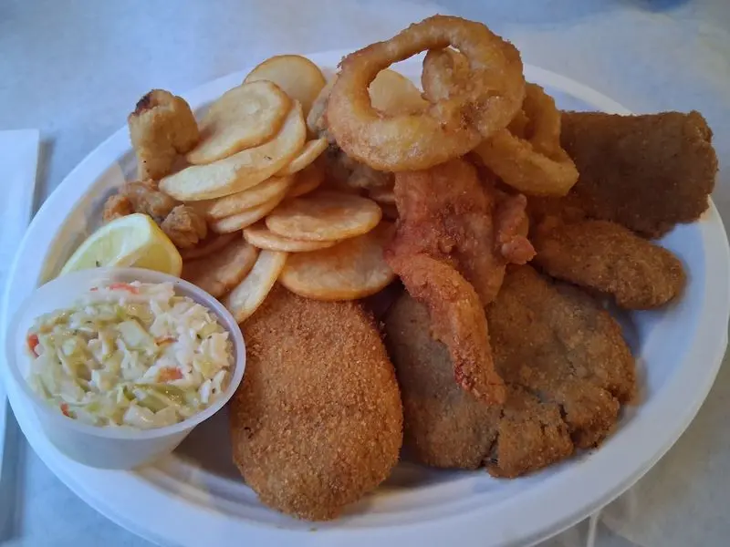 One Plate, Five Kinds Of Seafood, Zero Hard Choices