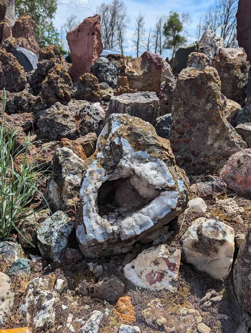 Rocks That Glow Like Something From Outer Space